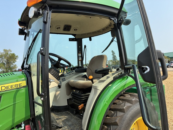 2022 John Deere 3039R - Photo26