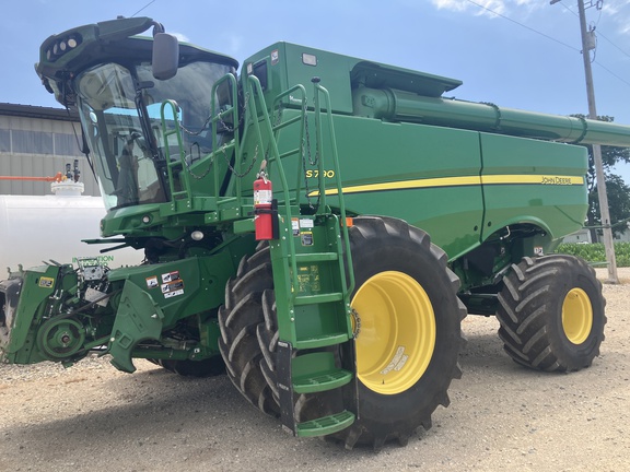 Photo of 2021 John Deere S790