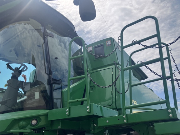 Photo of 2021 John Deere S790