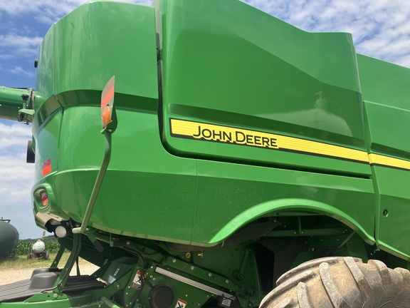Photo of 2021 John Deere S790