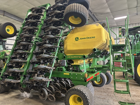 2025 John Deere N540C - Photo11