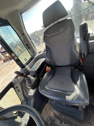 2023 John Deere 624 P