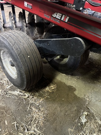 2011 Case IH 330 - Photo7
