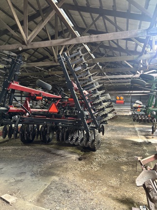 2011 Case IH 330 - Photo6