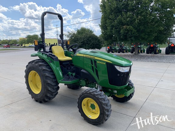 Photo of 2022 John Deere 4044M