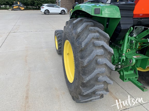 Photo of 2022 John Deere 4044M