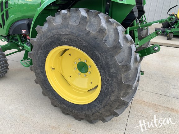 Photo of 2022 John Deere 4044M