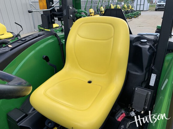 Photo of 2022 John Deere 4044M