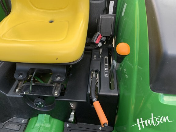 Photo of 2022 John Deere 4044M