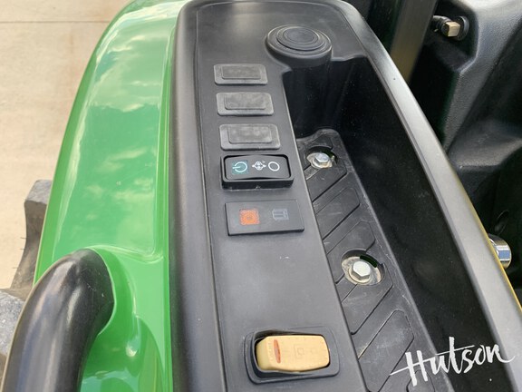 Photo of 2022 John Deere 4044M