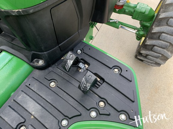 Photo of 2022 John Deere 4044M