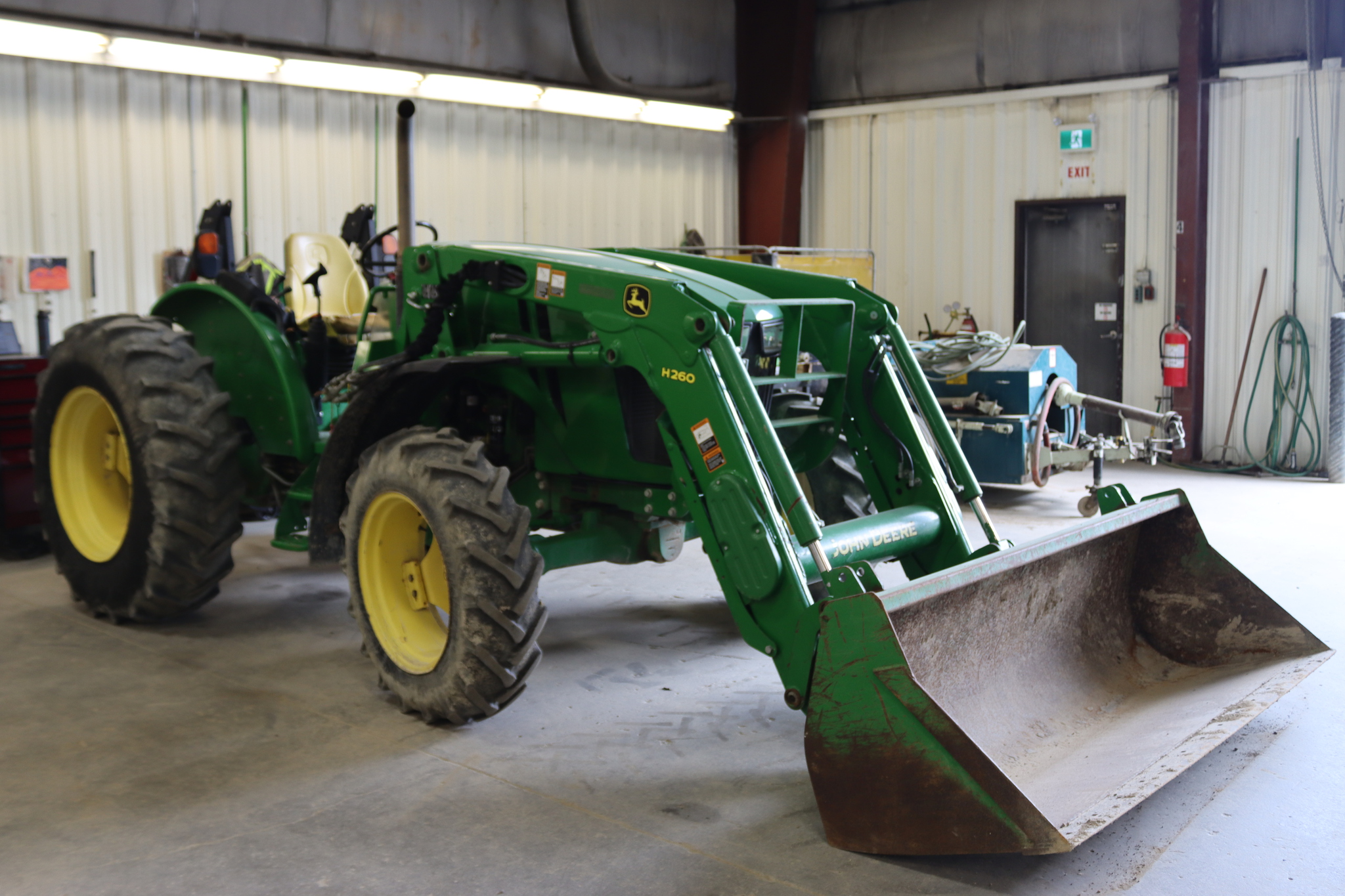 2014 John Deere 5085M Utility Tractors