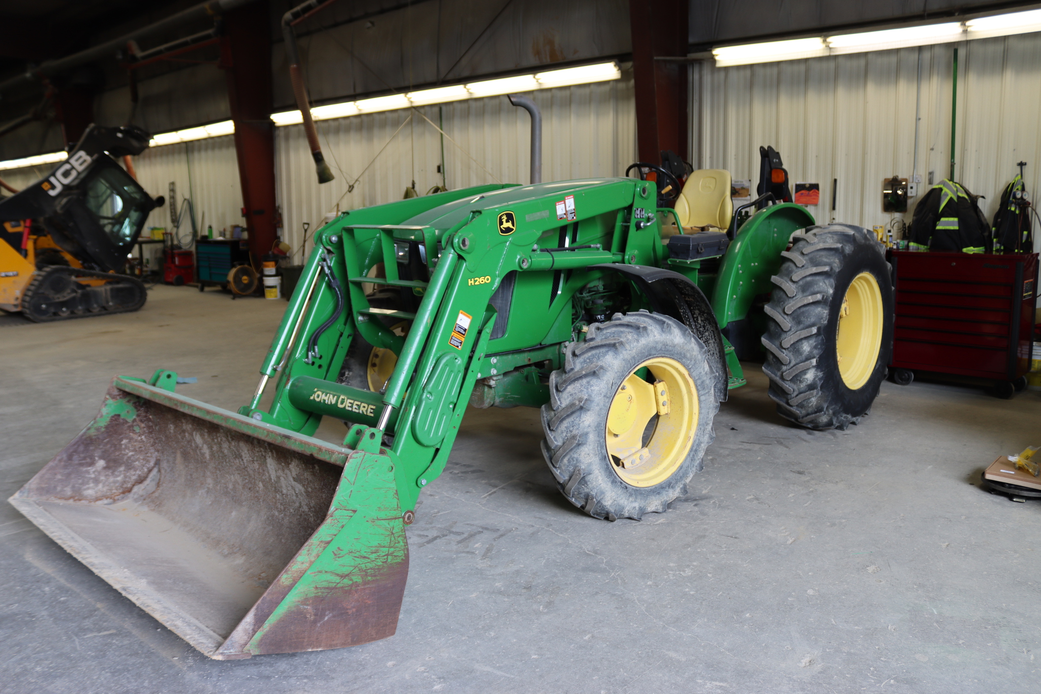 2014 John Deere 5085M Utility Tractors