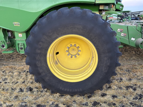 Used 2018 John Deere S790 Combines at Horizon Ag & Turf in Vermilion, AB - Photo5