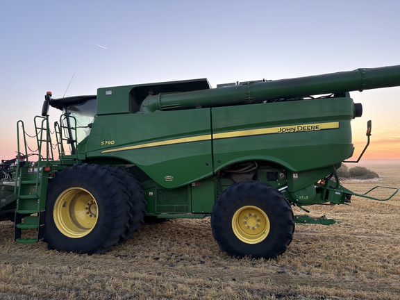  John Deere S790
