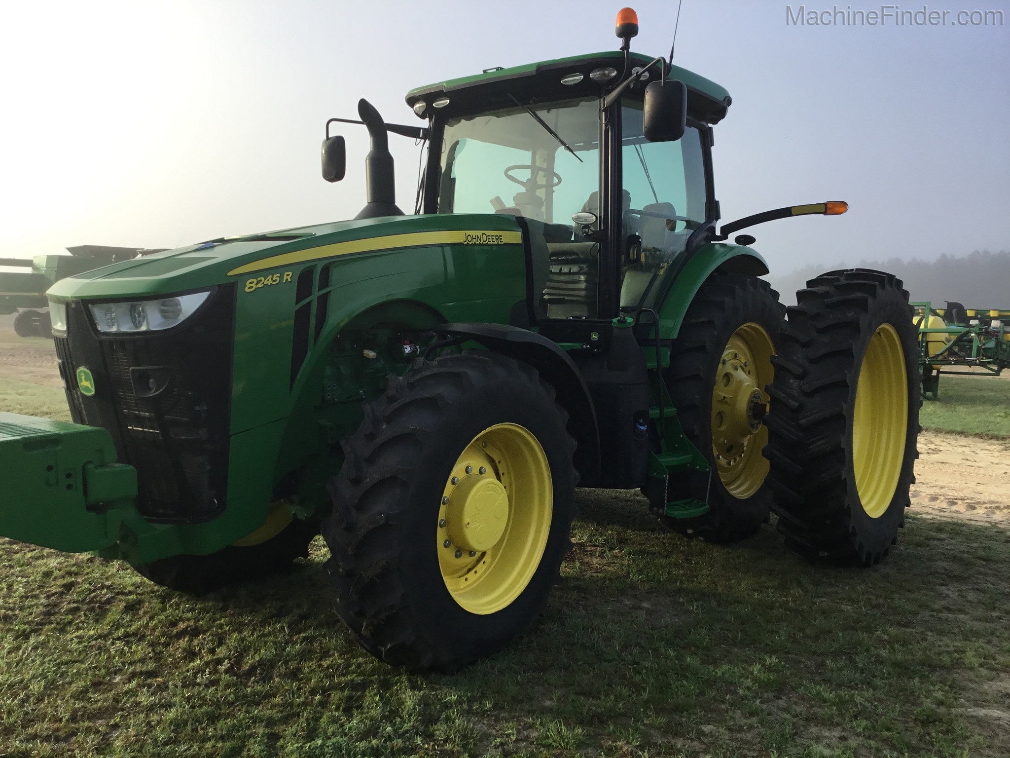 2015 John Deere 8245R Image 4