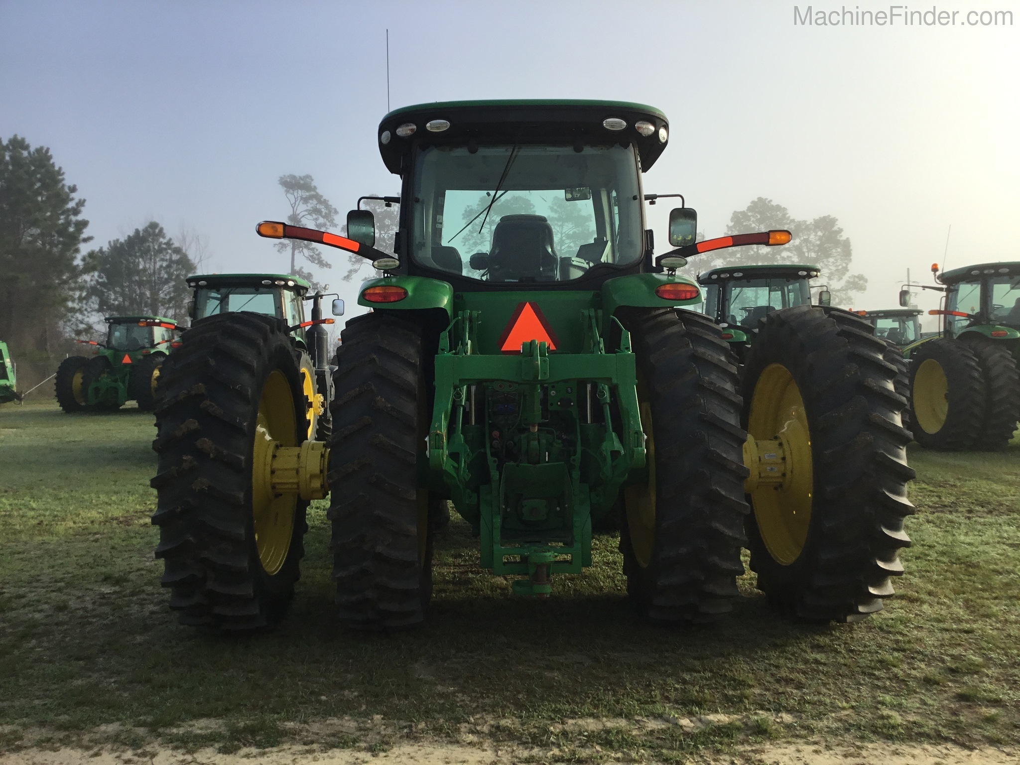 2015 John Deere 8245R Image 3