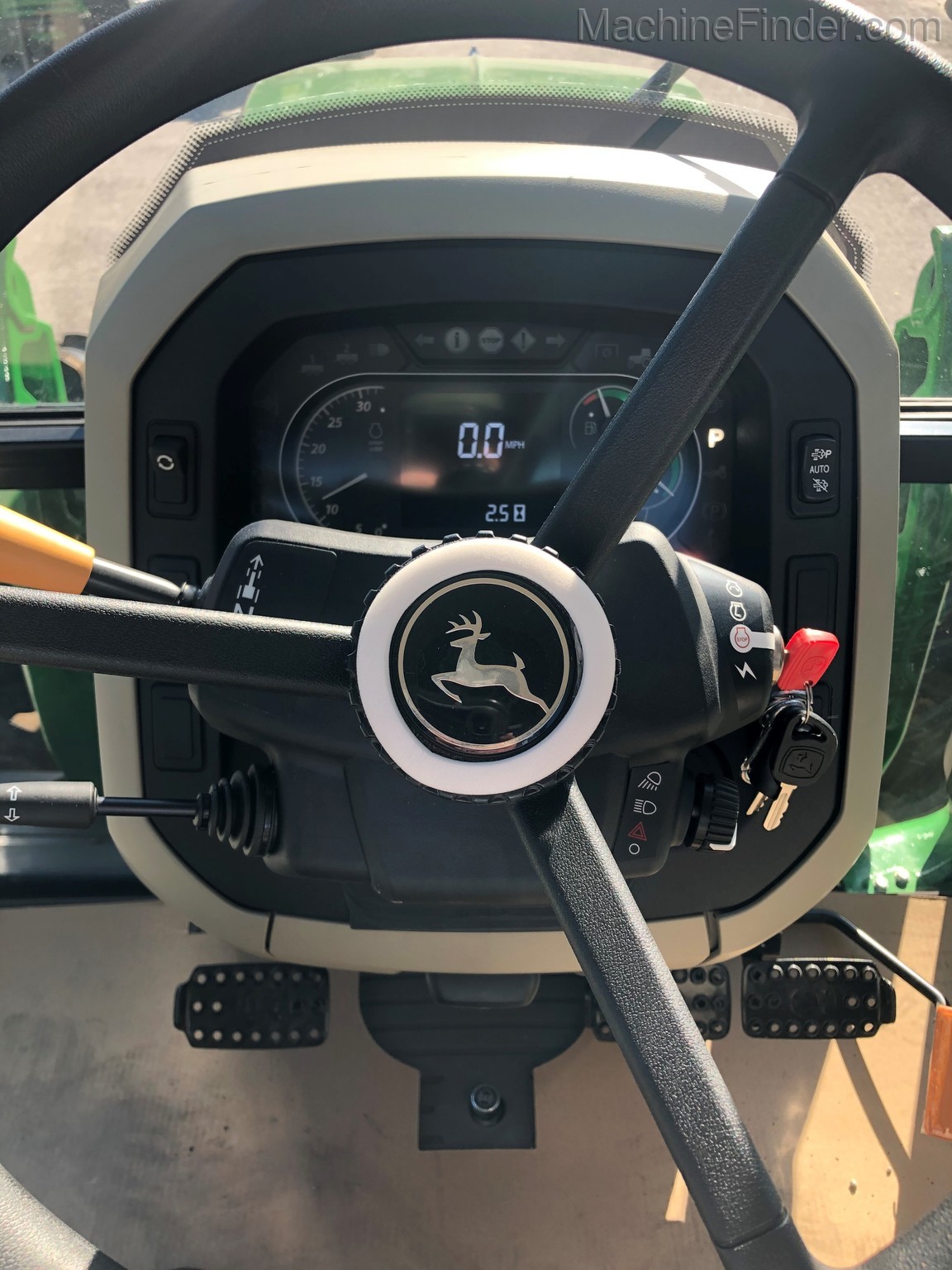 2020 John Deere 5100M Image 10