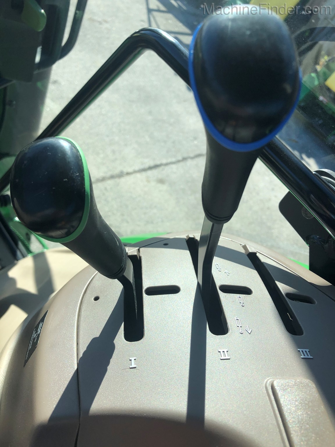 2020 John Deere 5100M Image 13