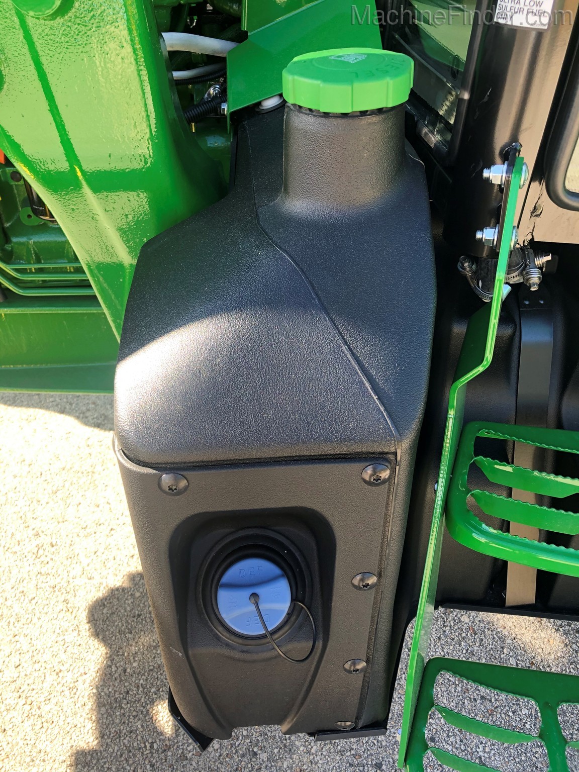 2020 John Deere 5100M Image 9