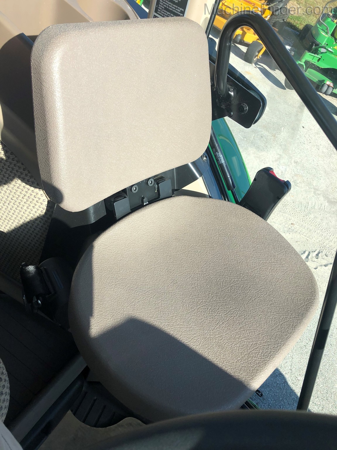 2020 John Deere 5100M Image 18