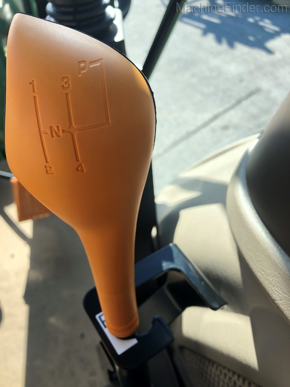 2020 John Deere 5100M Image 15