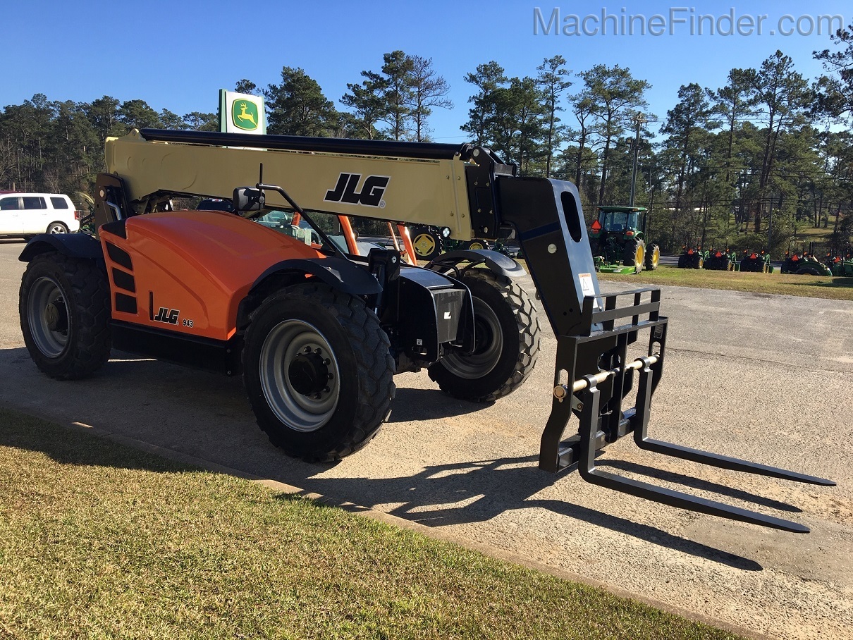 2020 JLG 943 Image 5