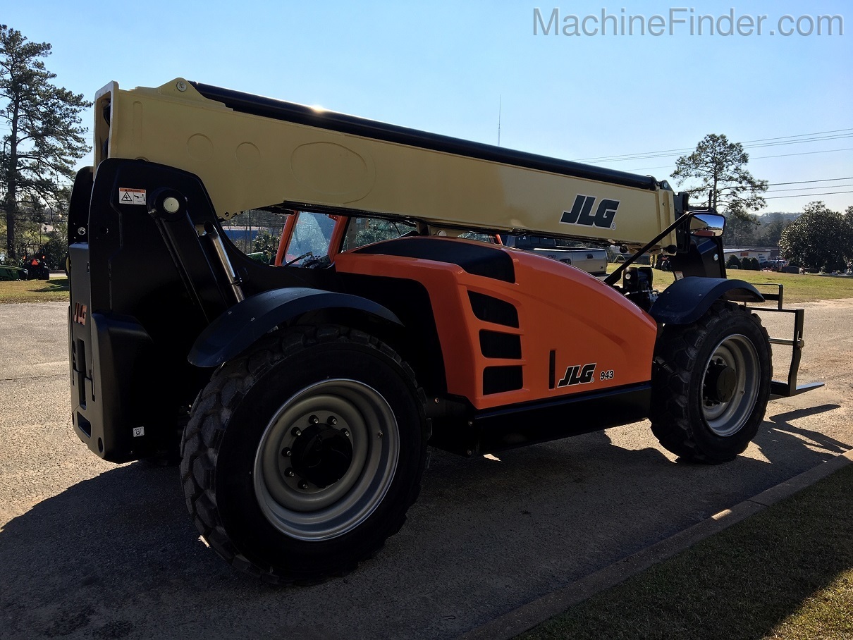2020 JLG 943 Image 4