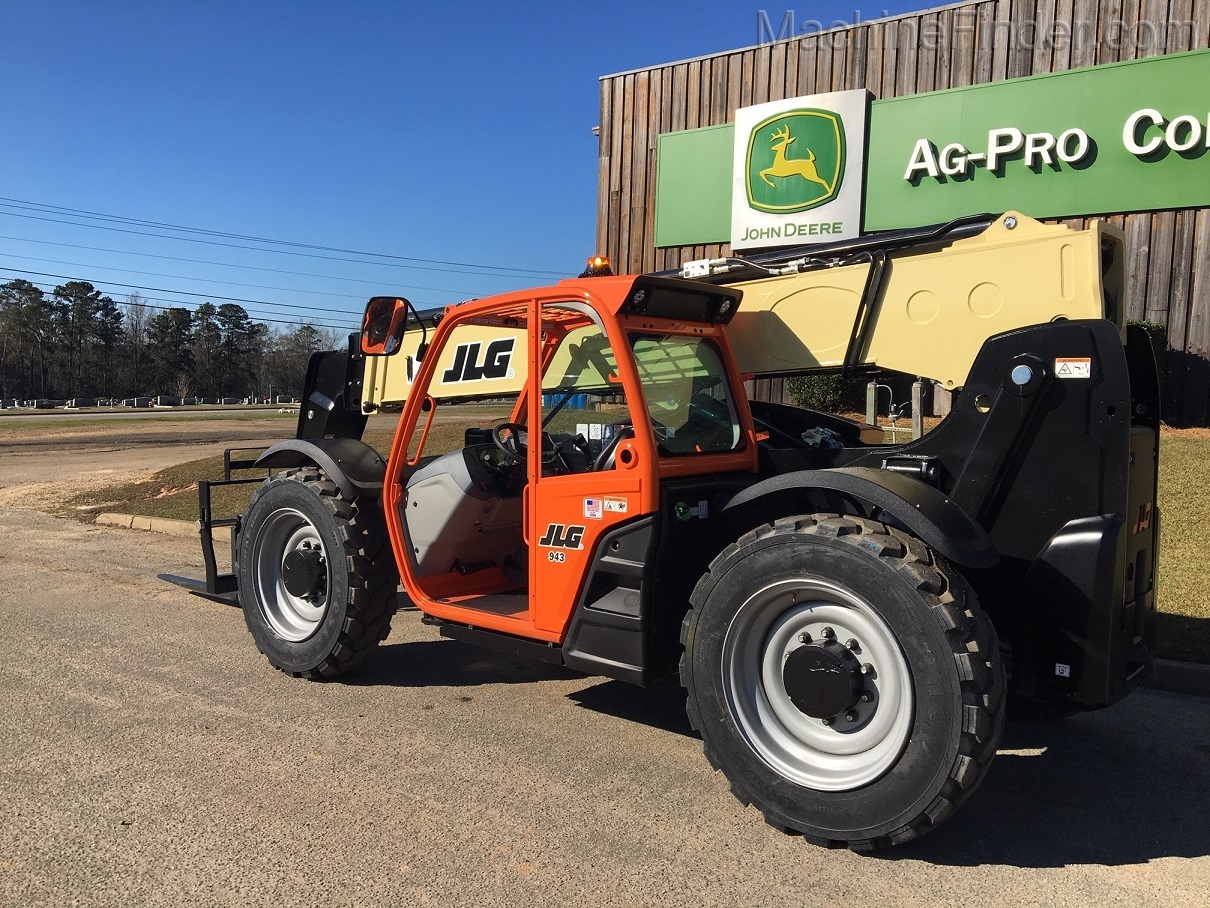 2020 JLG 943 Image 3