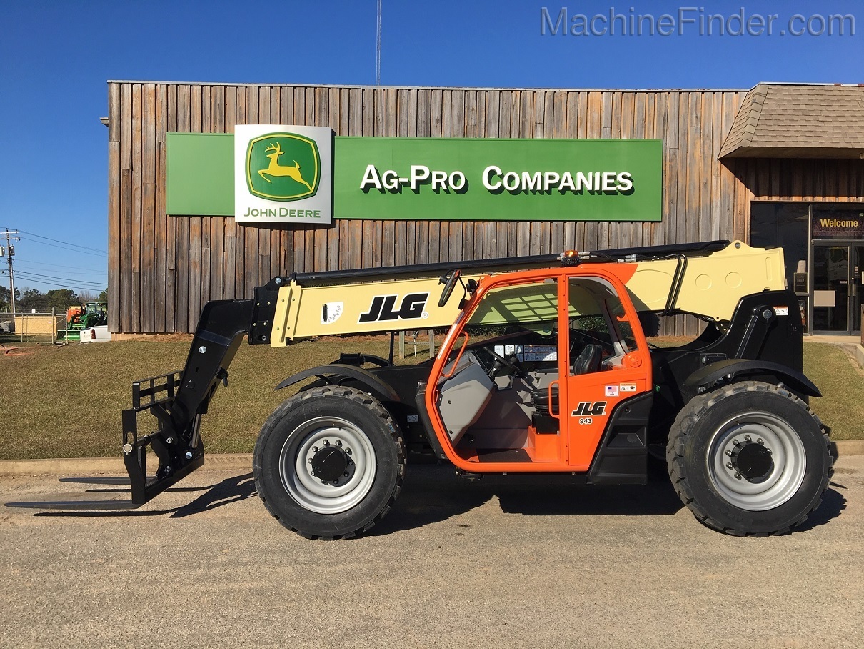 2020 JLG 943 Image 2