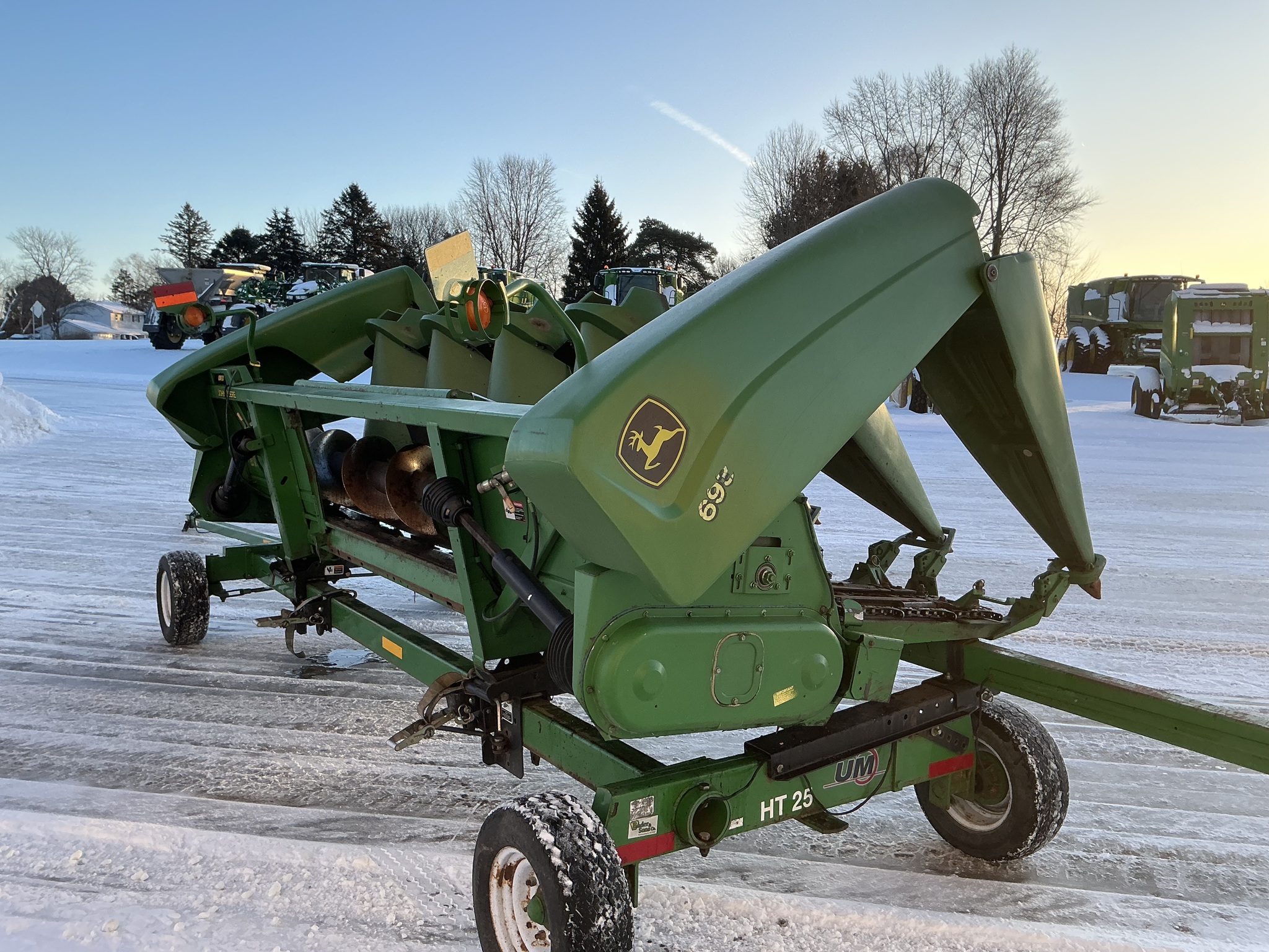 2002 John Deere 693 Image 8