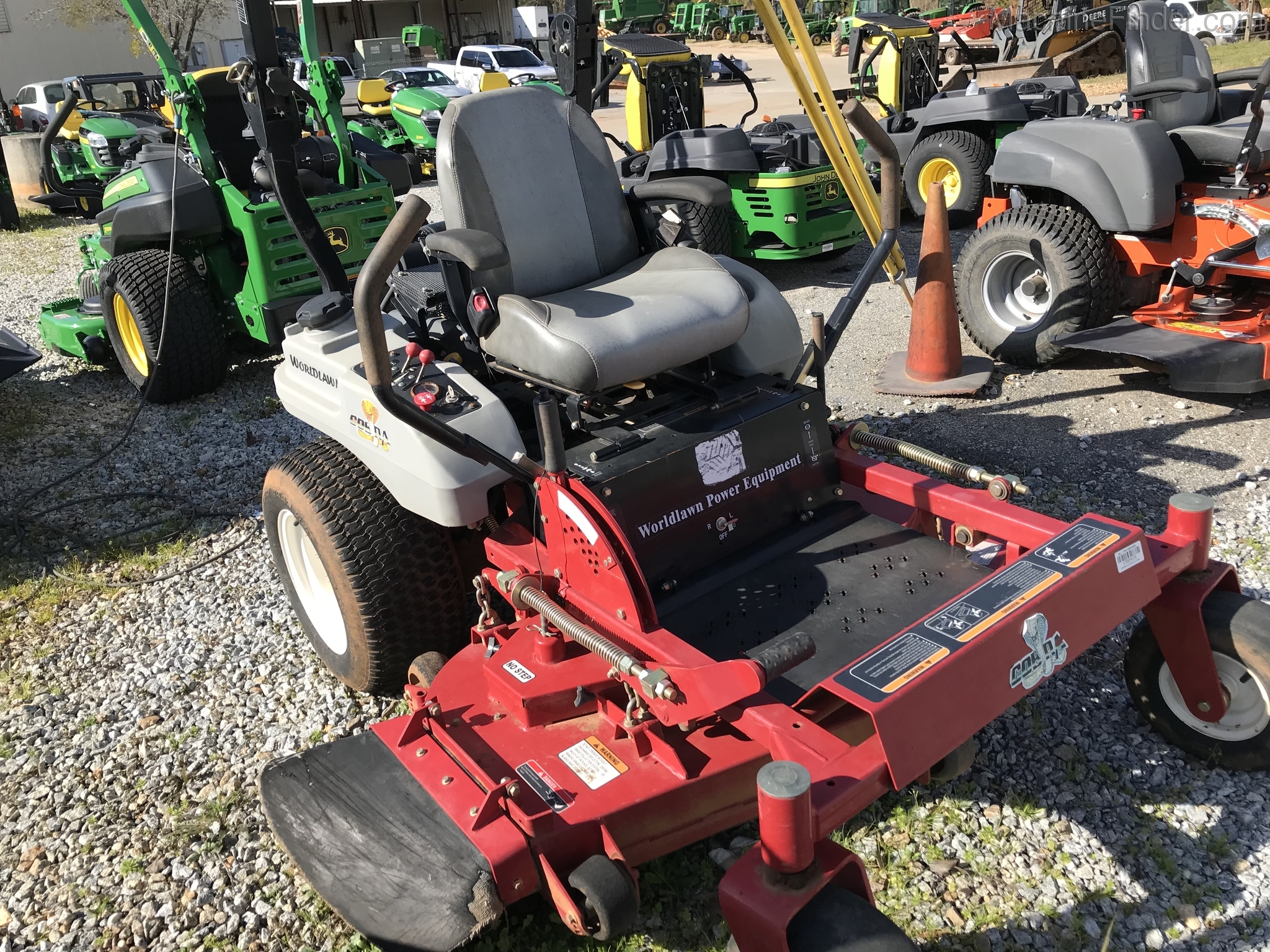 2017 World Lawn Cobra Image 2