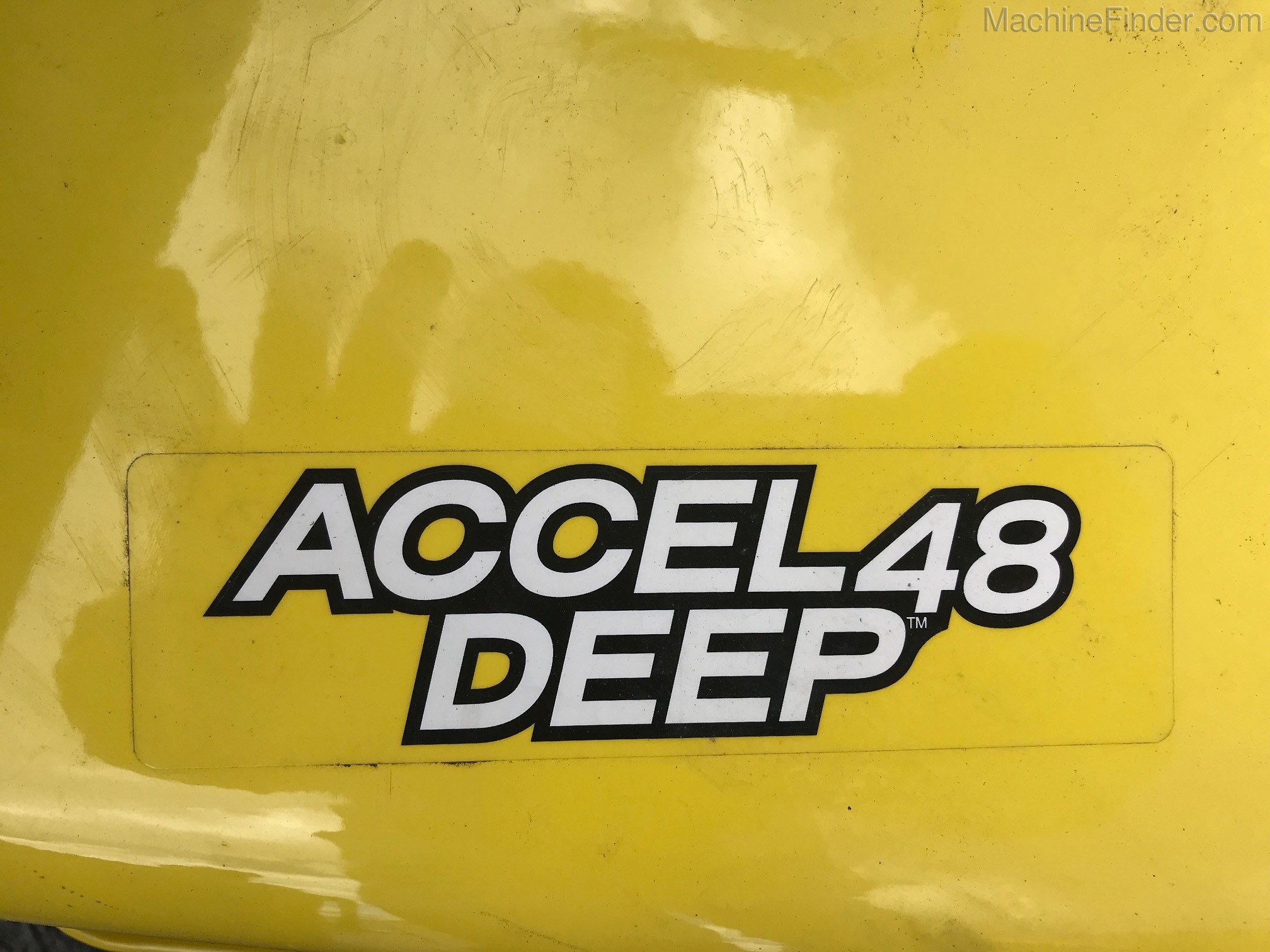 2020 John Deere Z355E Image 8