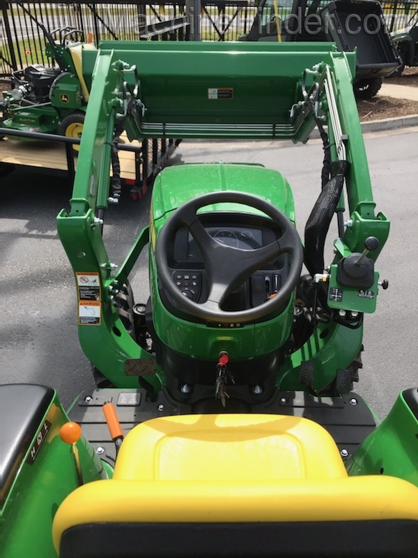 2021 John Deere 3025E Image 4