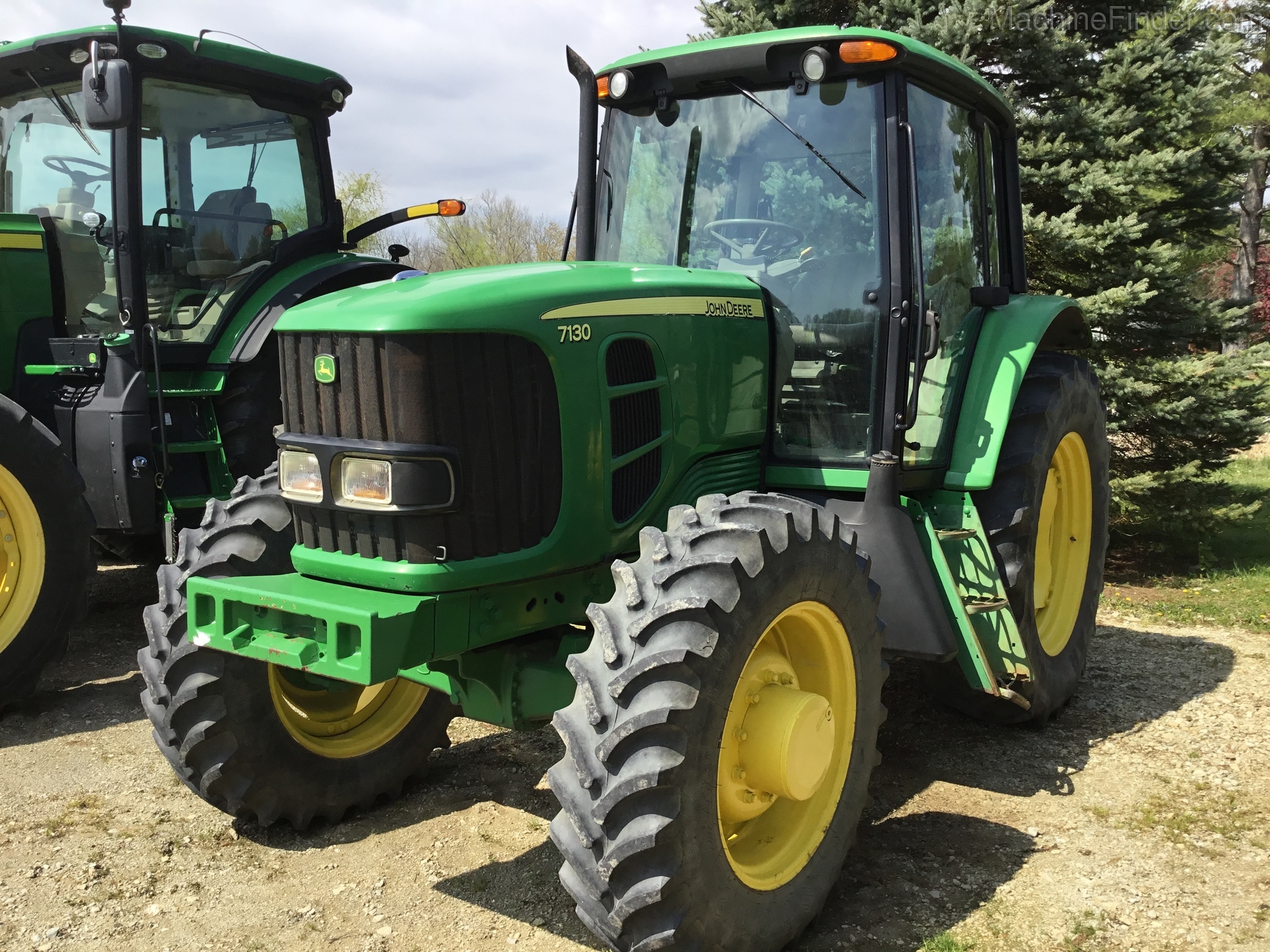 2008 John Deere 7130 Image 2