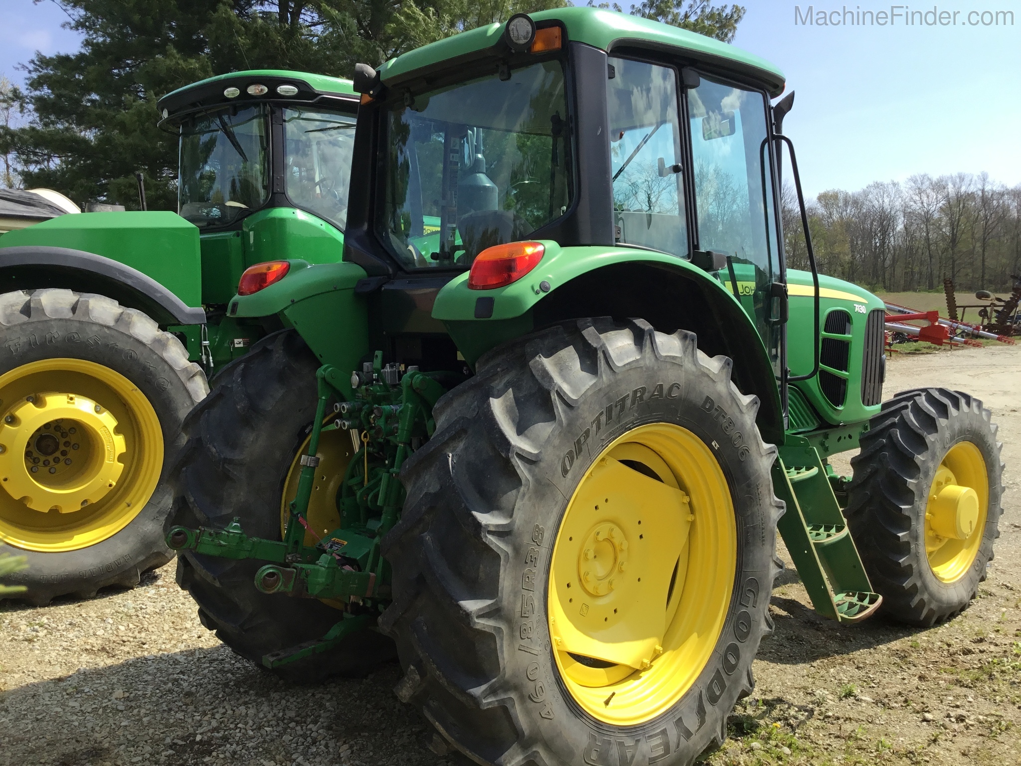 2008 John Deere 7130 Image 3