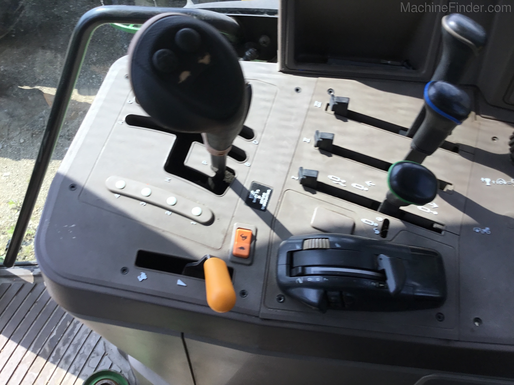 2008 John Deere 7130 Image 10