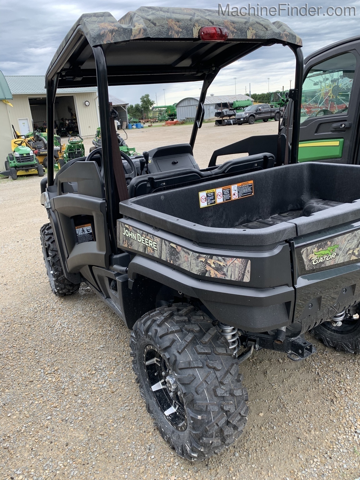 2019 John Deere 590M Image 2