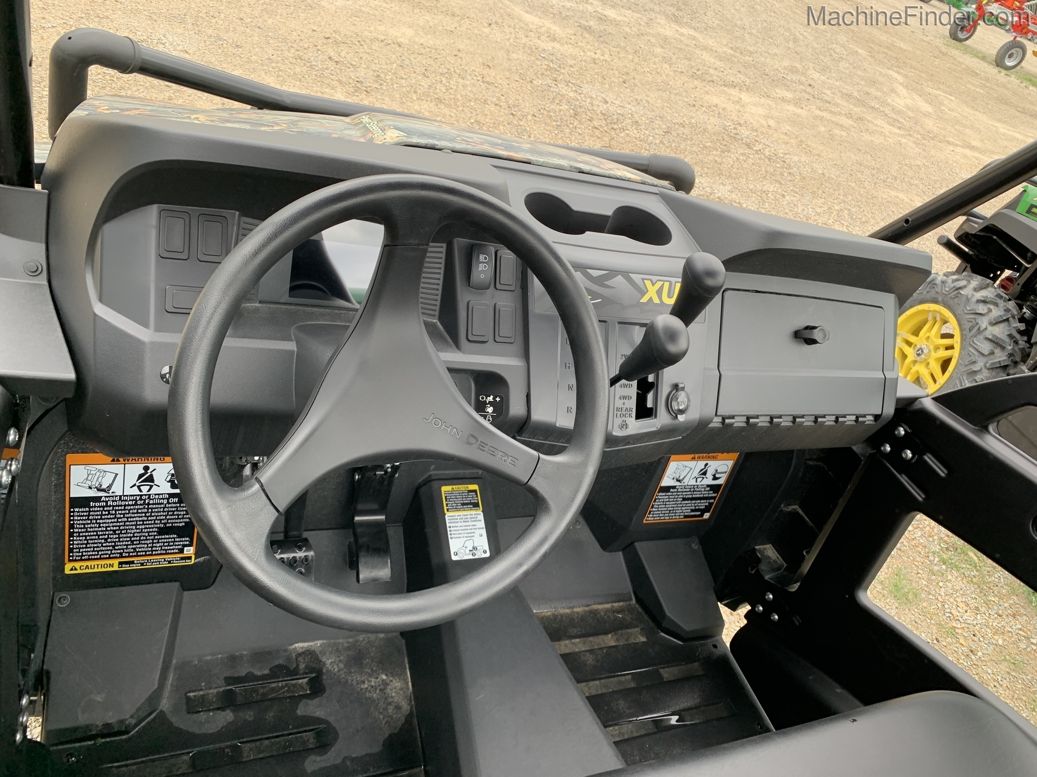 2019 John Deere 590M Image 4