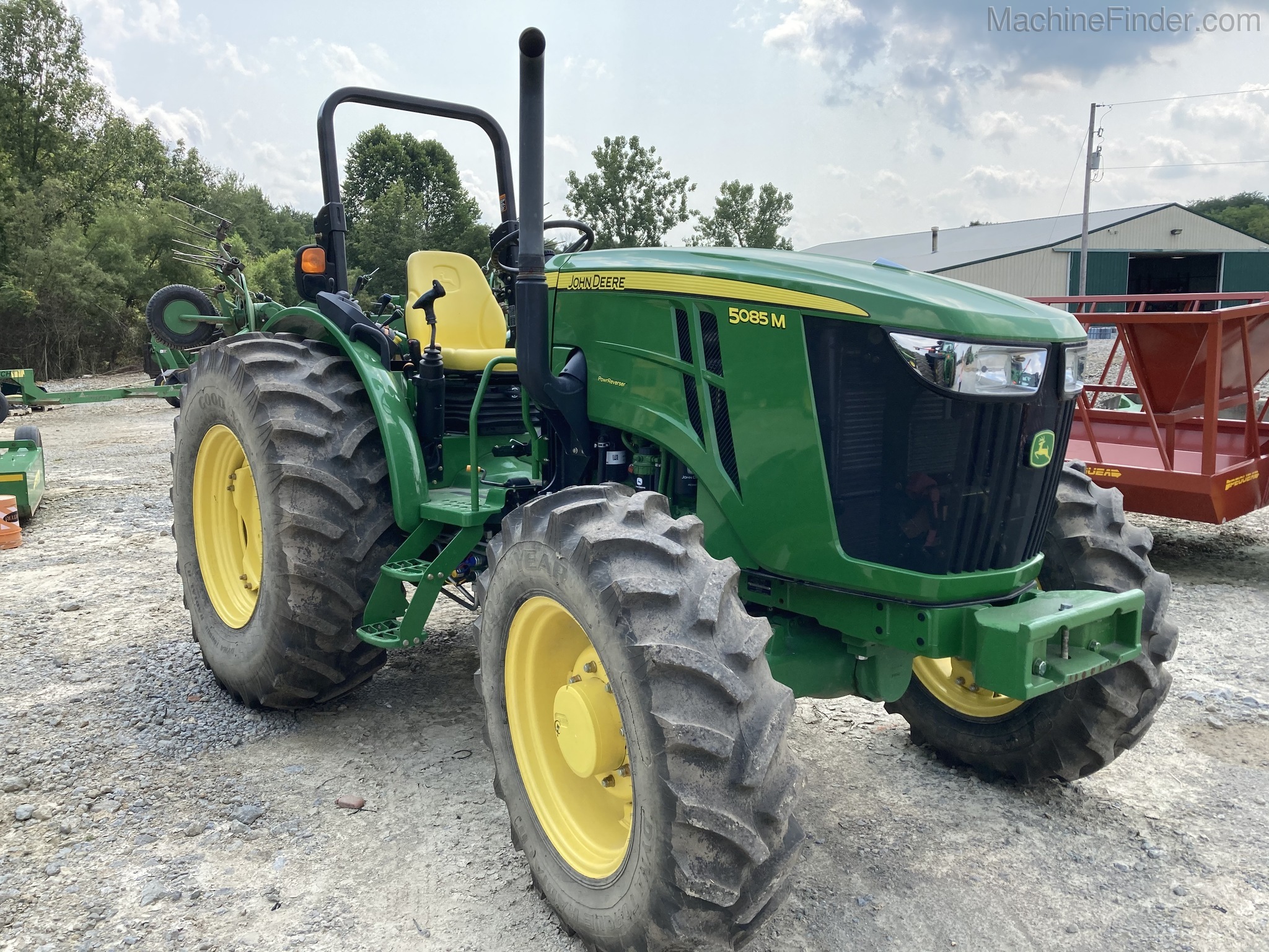 2012 John Deere 5085M Image 3
