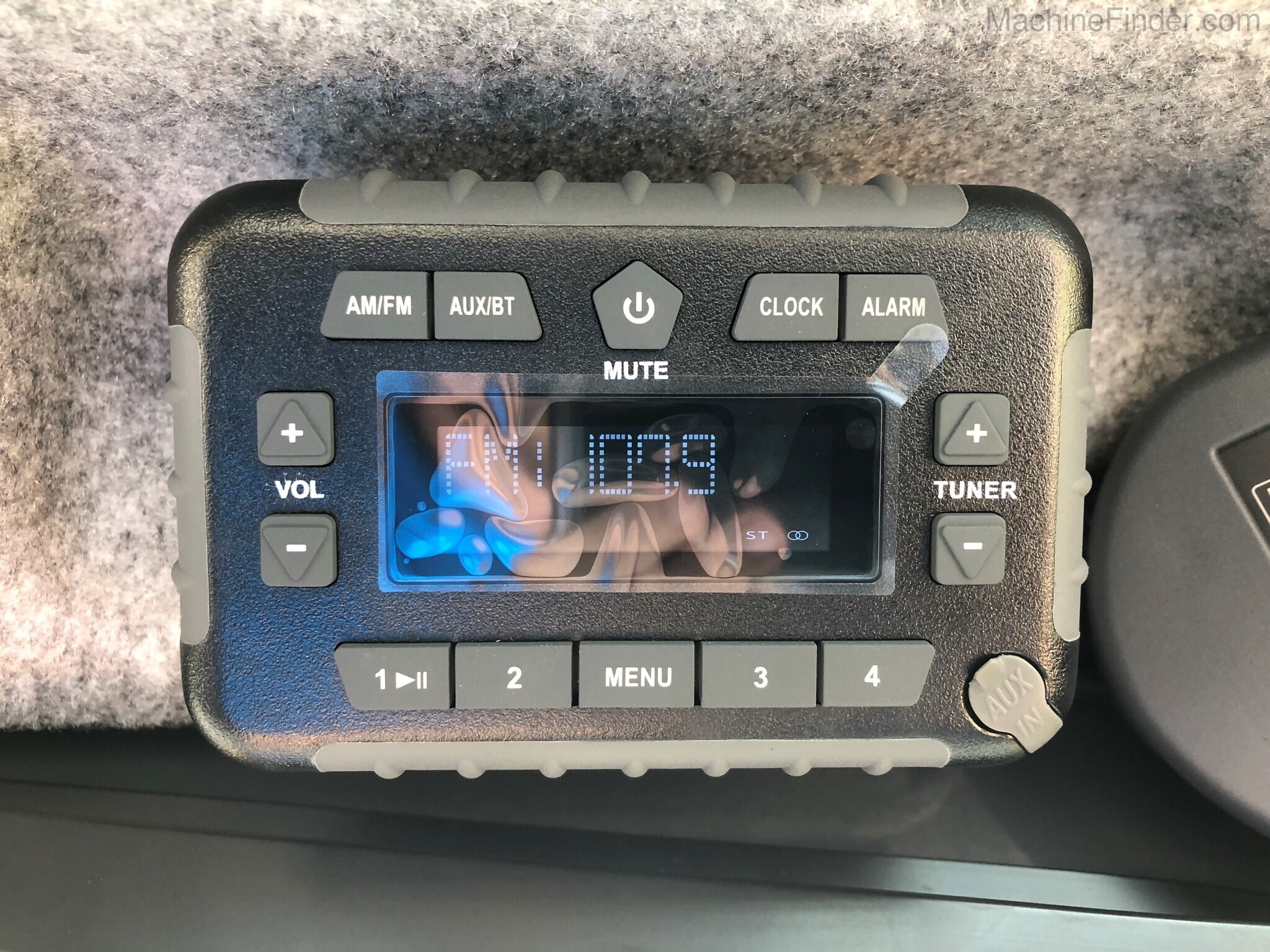 2020 John Deere 325G Image 7