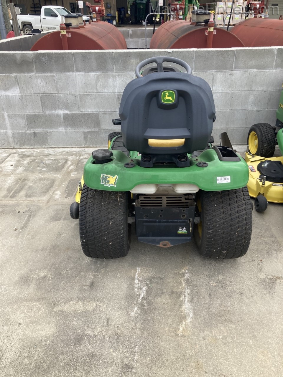 2013 John Deere X320 Image 3