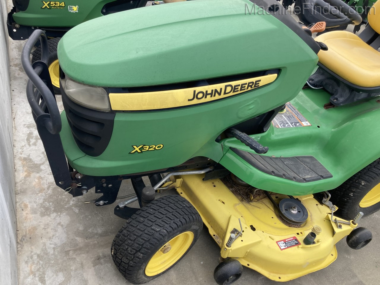 2013 John Deere X320 Image 5