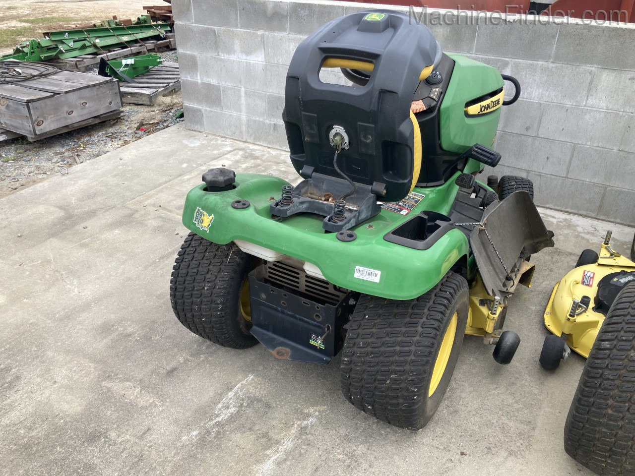 2013 John Deere X320 Image 8