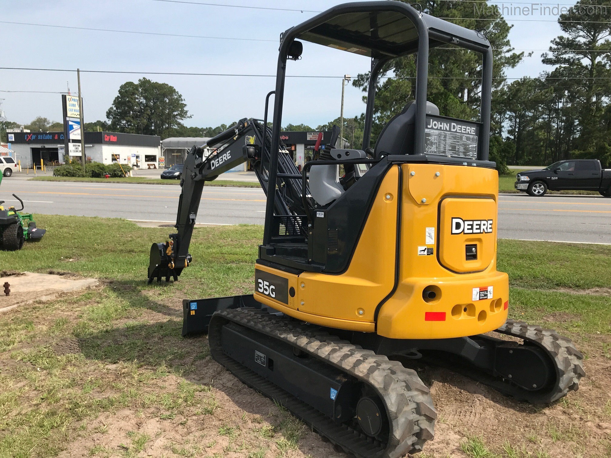 2020 John Deere 35G Image 4
