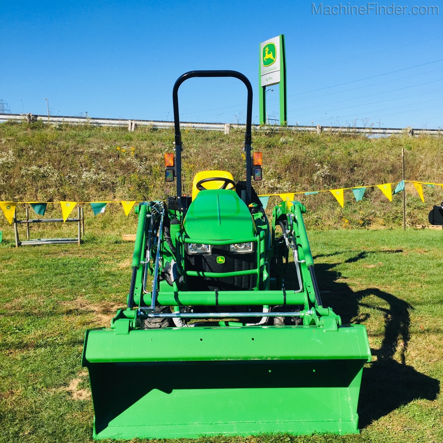 2020 John Deere 1023E Image 1