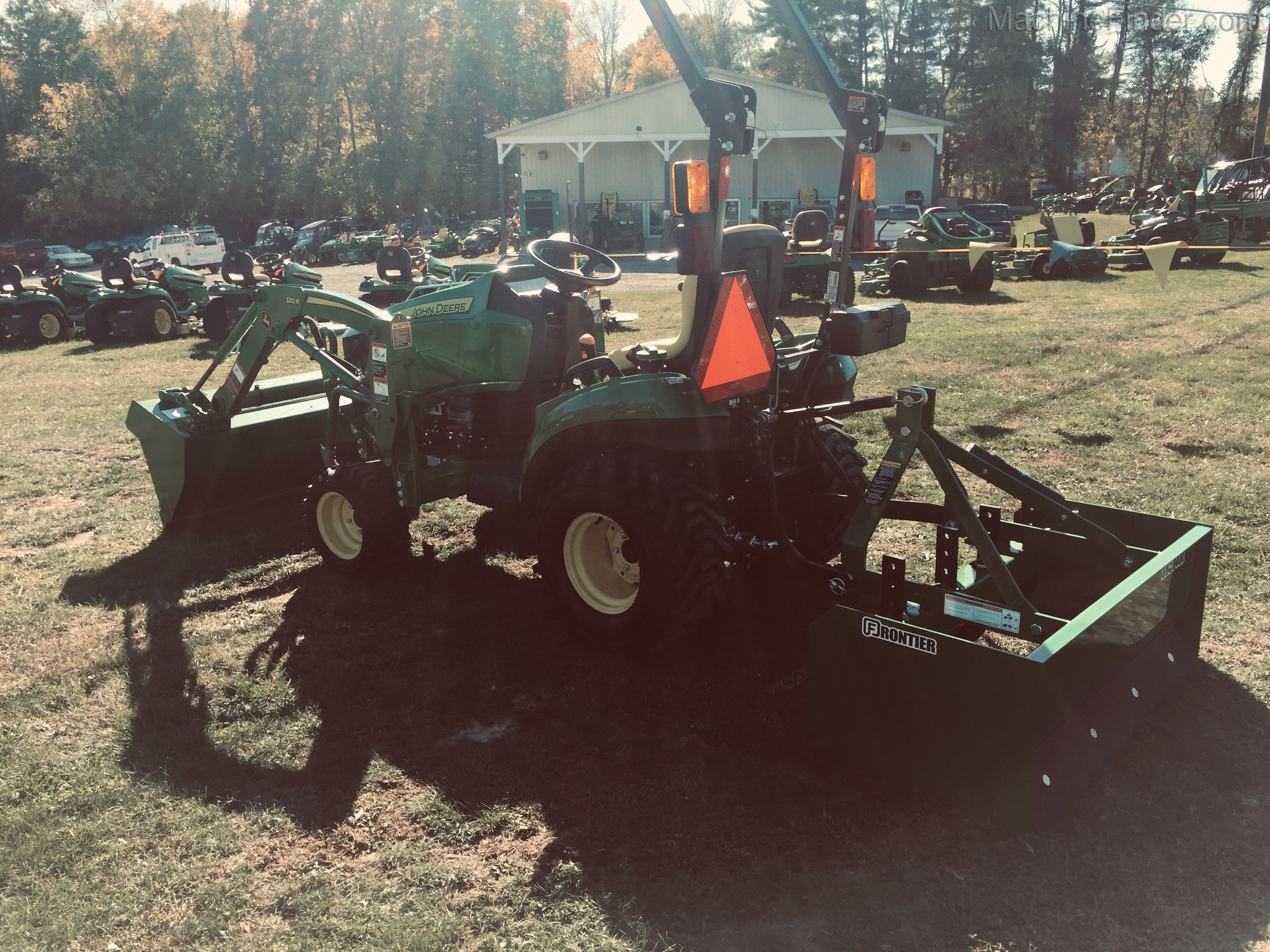 2020 John Deere 1023E Image 3