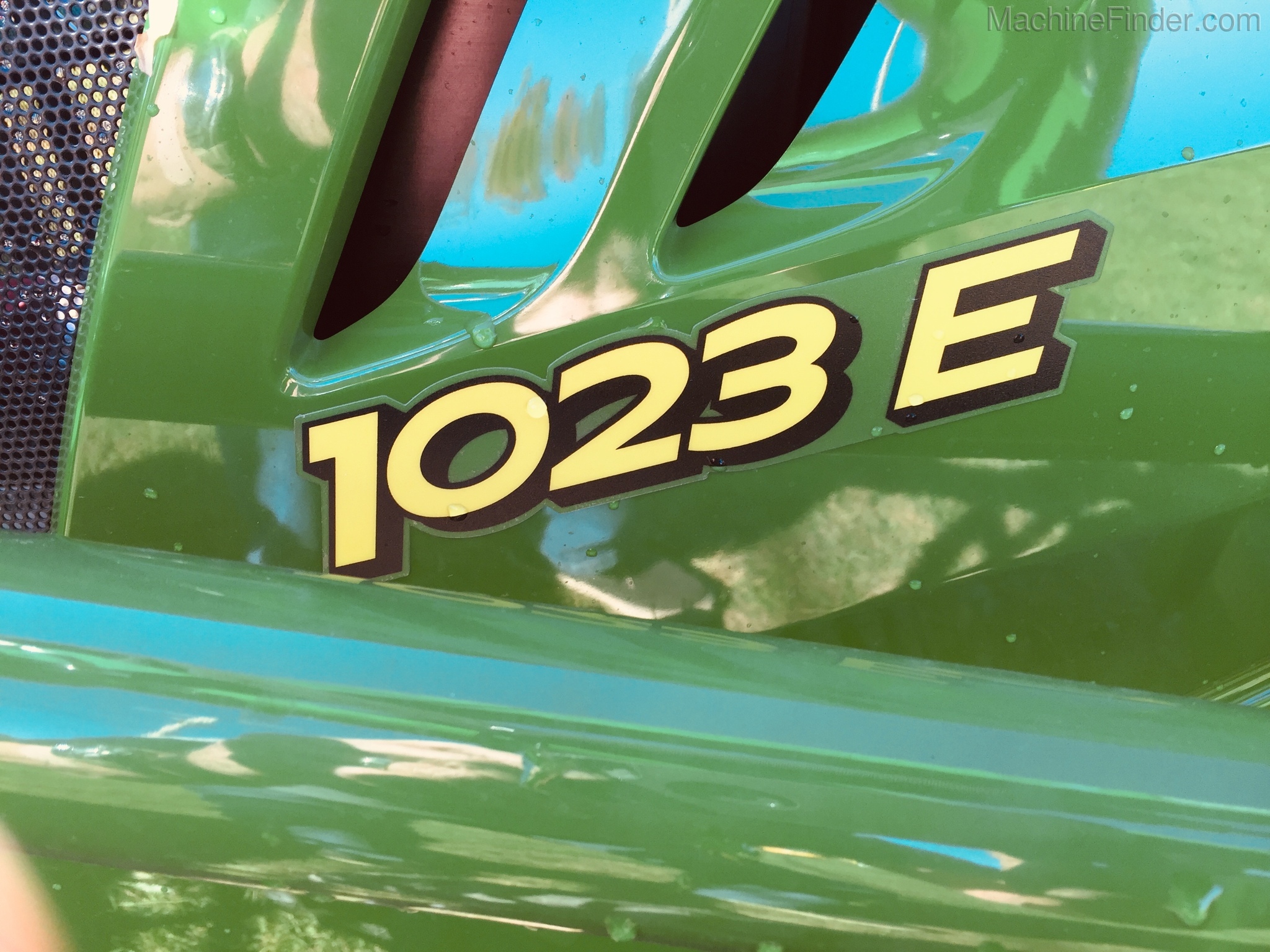 2020 John Deere 1023E Image 9