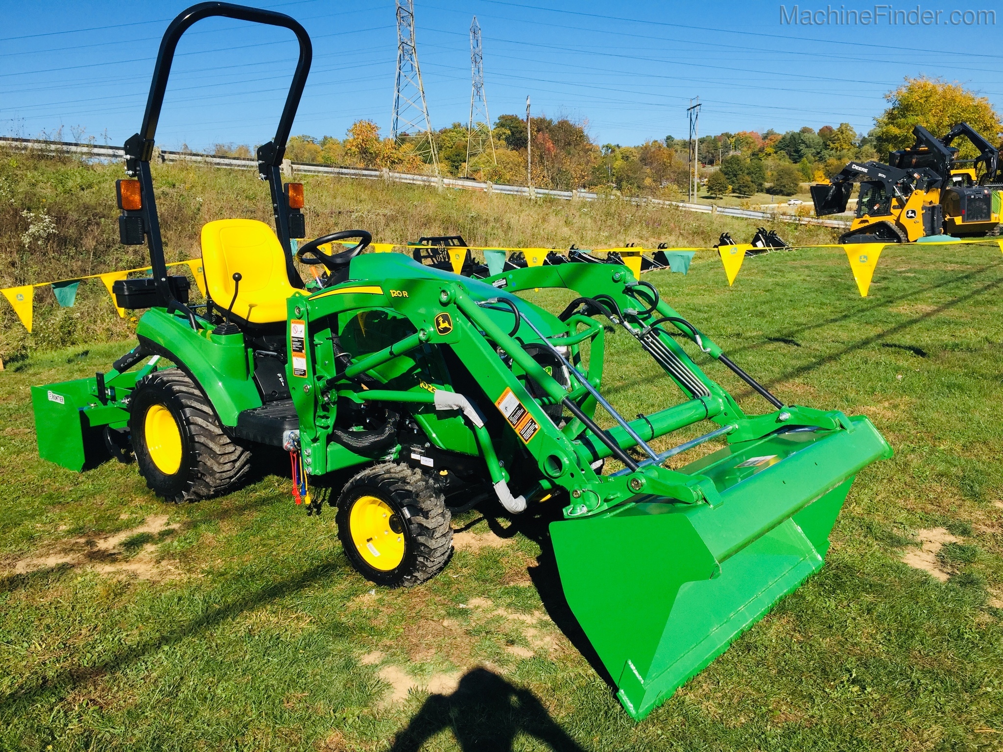 2020 John Deere 1023E Image 5