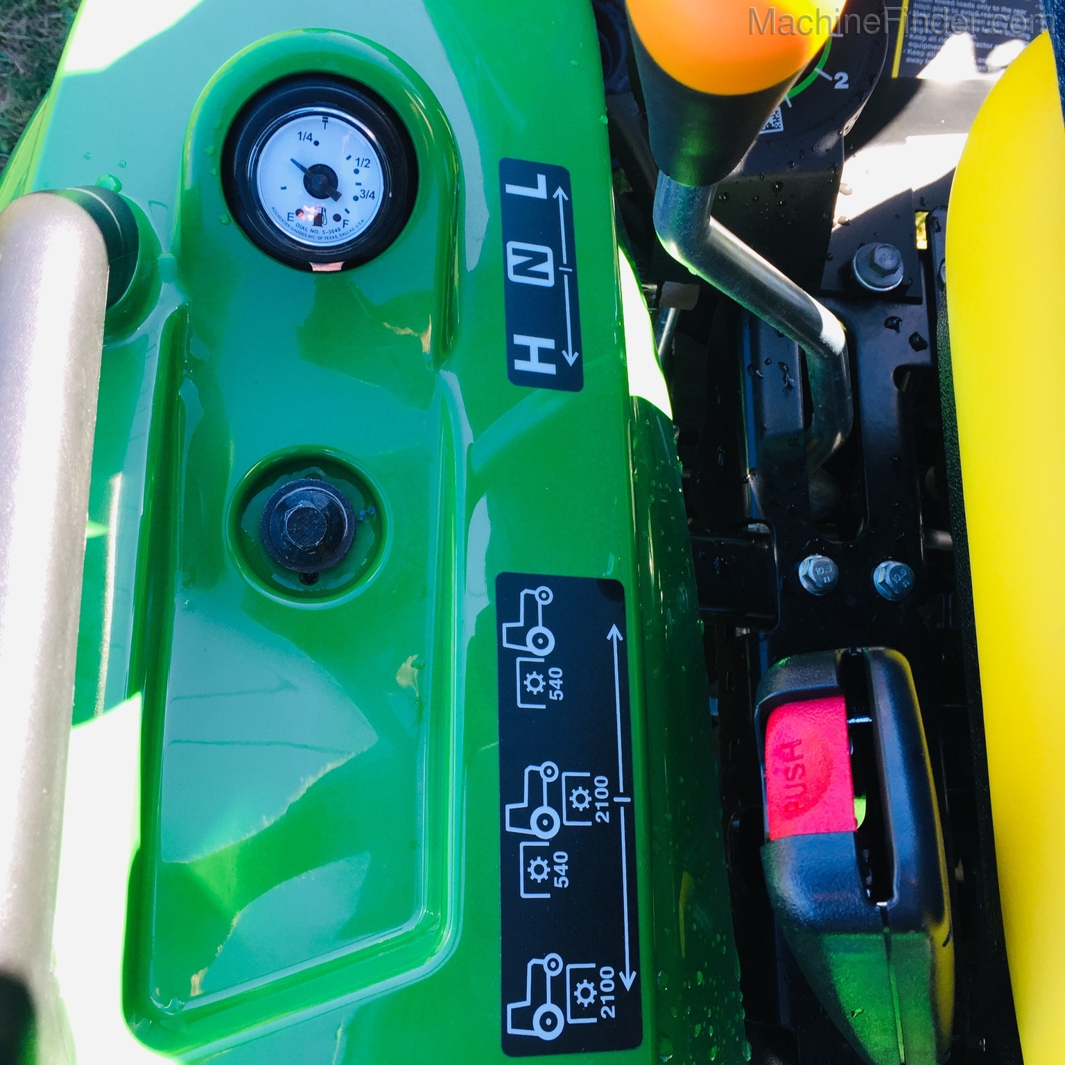 2020 John Deere 1023E Image 7